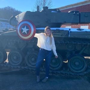 Meet your Posher, Anyah